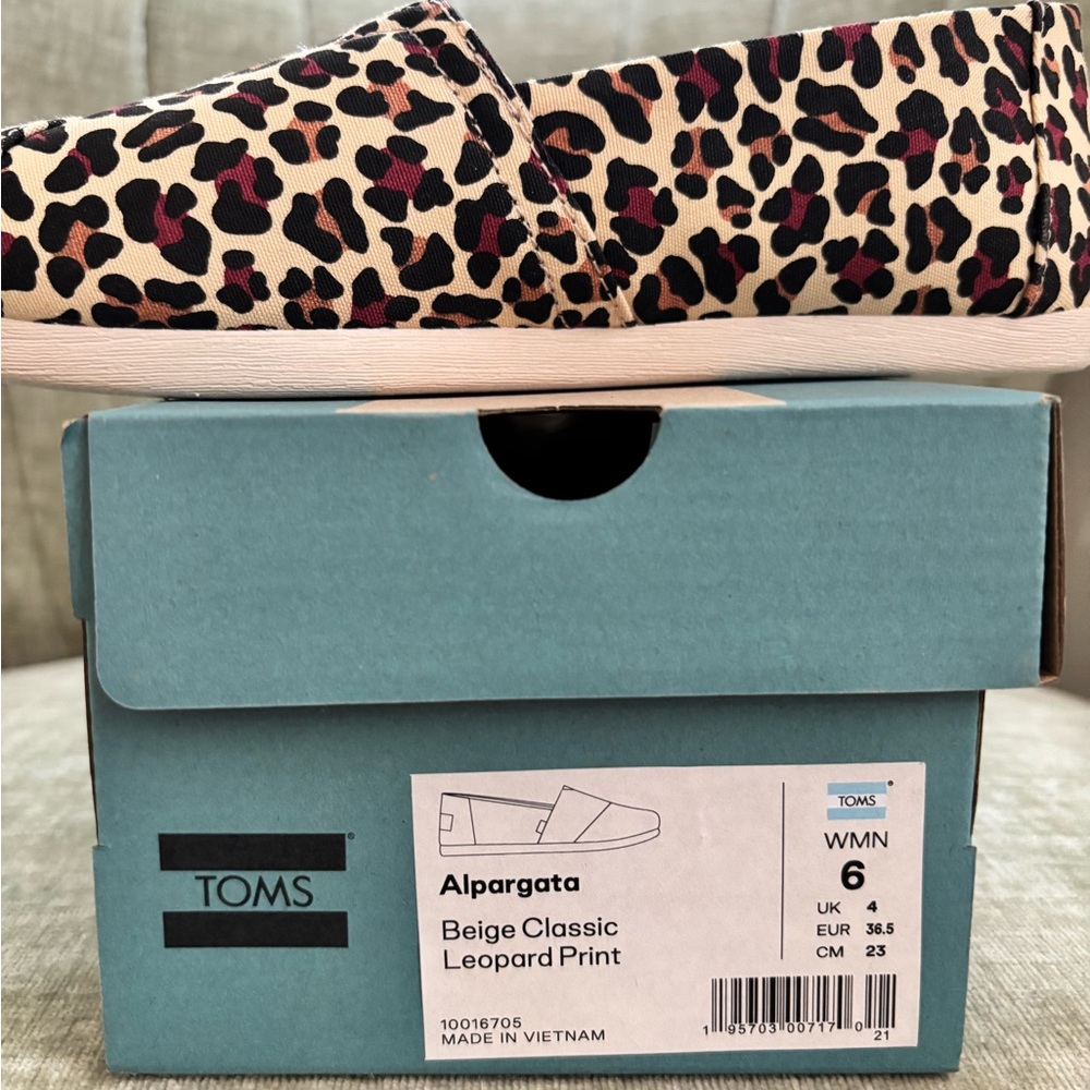 Toms - Classic NEW IN BOX